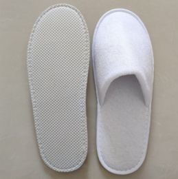 hotel slippers with closed toe
